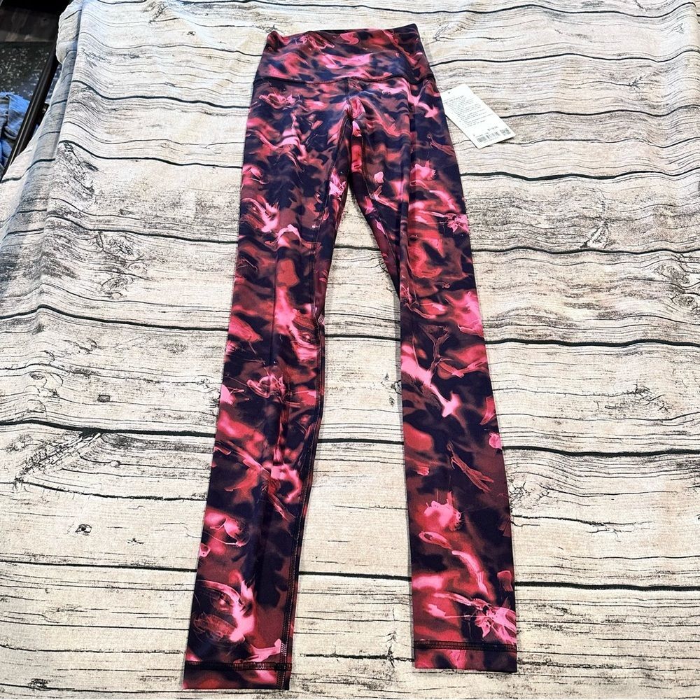 NWT Lululemon Align High Rise 28” Leggings in Graphic Pink & Black Print Size 2